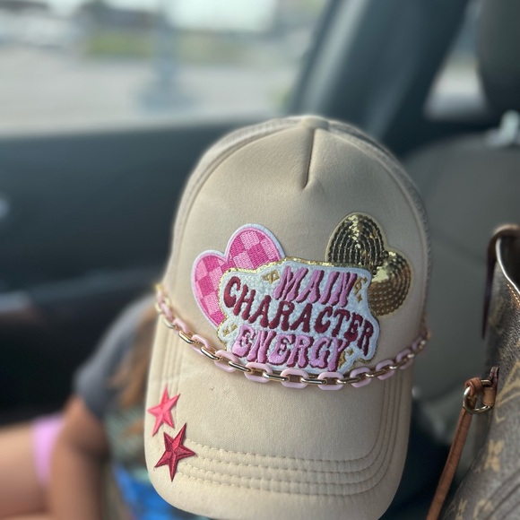 Main Character Energy Trucker Hat - Picture 2 of 2
